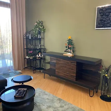 Cozy Mountain Near The Gondola Lift