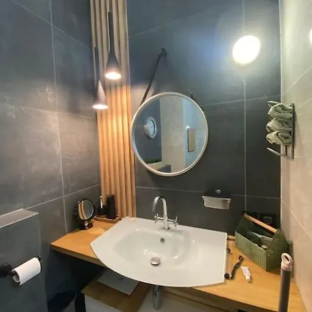 Cozy Mountain Near The Gondola Lift *