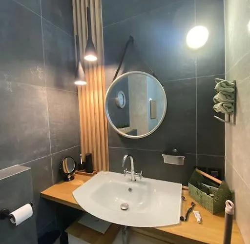 Cozy Mountain Near The Gondola Lift *